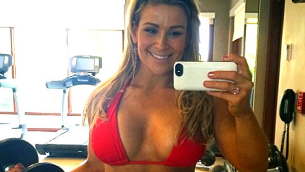 25 Sexiest Wwe Divas Selfies 