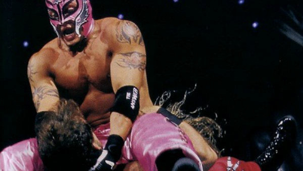 10 Must-See Matches From WWE SmackDown 2002 – Page 10