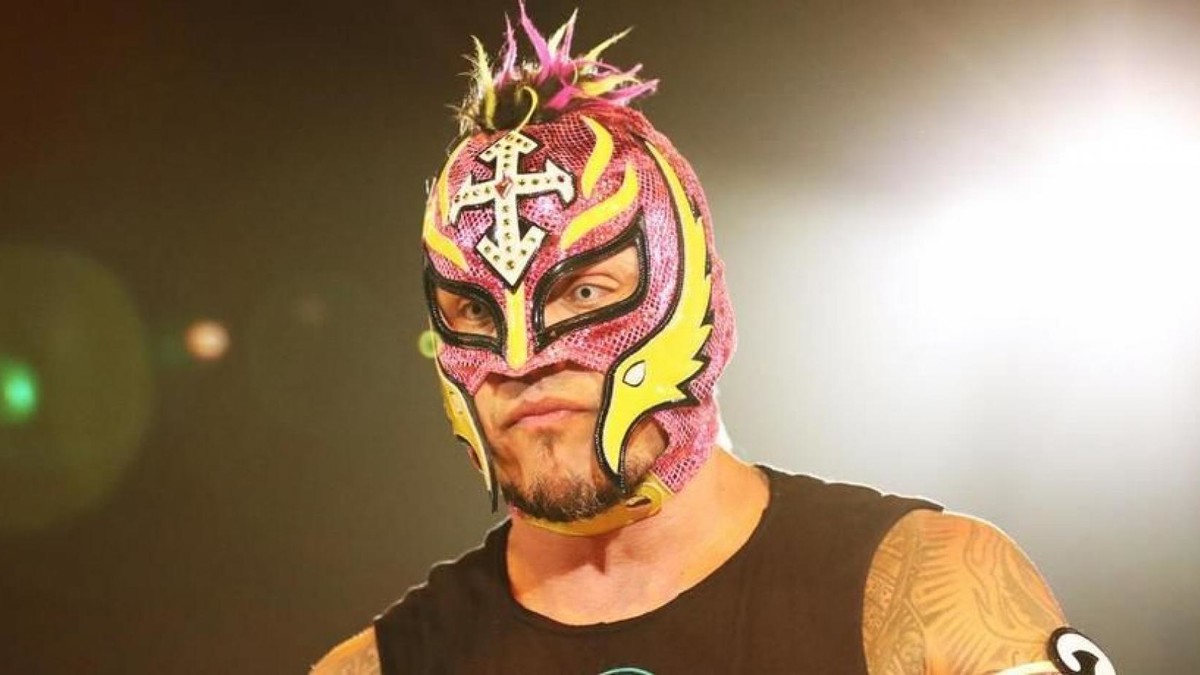 Backstage Details On Rey Mysterio Re Signing With Wwe