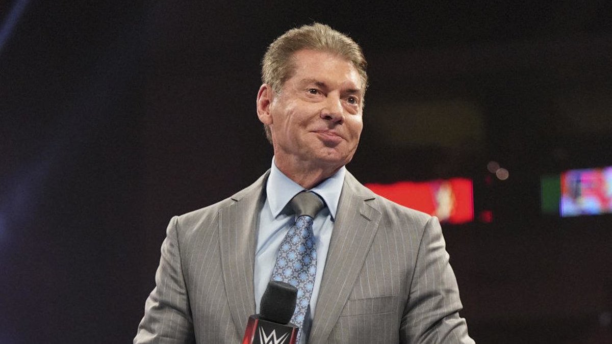 Vince McMahon Sported A New Look At Last Night S WWE Raw