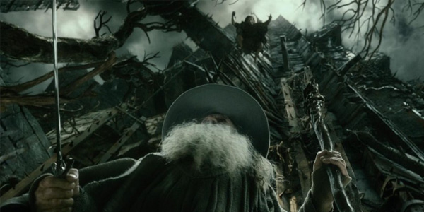 The-Hobbit-The-Desolation-Of-Smaug-Extended-Edition-Gandalf-Thrain-Attack.jpg