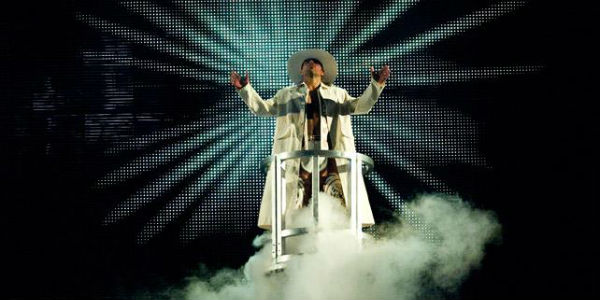 Shawn-Michaels-WrestleMania-25-Entrance.jpg