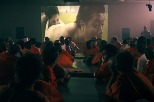 27 Wtf Moments From The Human Centipede 3 – Page 14