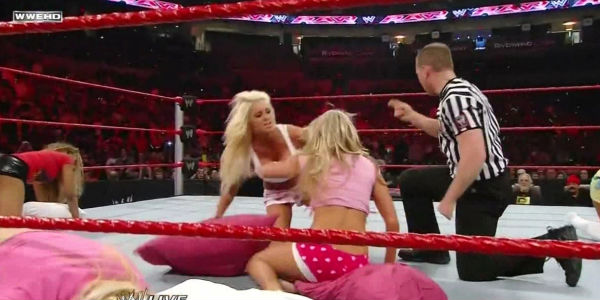 10 Most Unique WWE Divas Gimmick Matches Ever Page 6