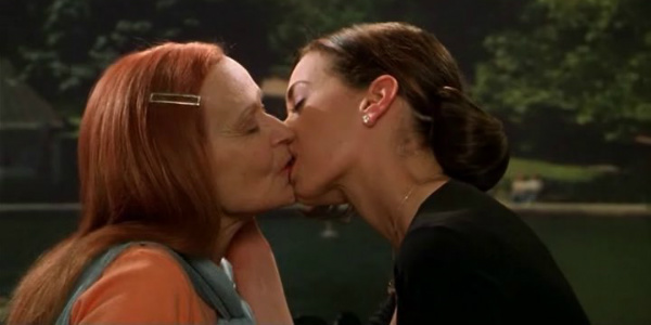 7. Cruel Intentions Kiss - Not Another Teen Movie (2001) .