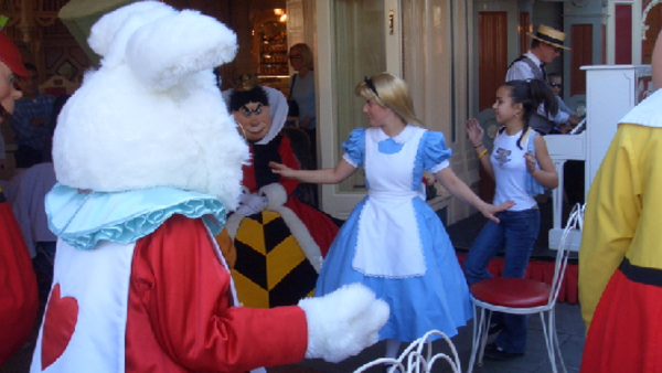 Disneyland Alice In Wonderland