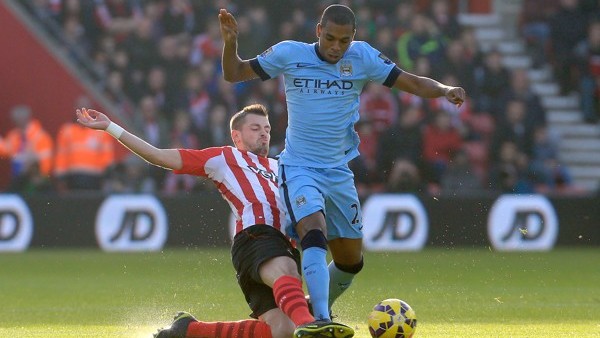Southampton's Morgan Schneiderlin (left) and Manchester City's Fernandinho during the Barclays Premier League match at St Mary's Stadium, Southampton. PRESS ASSOCIATION Photo. Picture date: Sunday November 30, 2014. See PA story SOCCER Southam