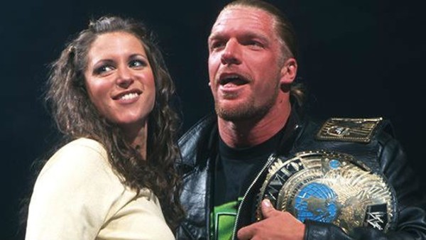 triple-h-stephanie-mcmahon-2000-600x338.
