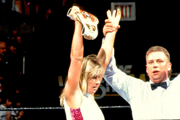 10 Longest Women's Championship Reigns In WWE History – Page 7