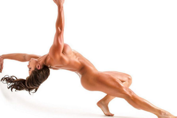Former WWE Diva In Nude Photoshoot.