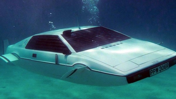 james bond underwater car