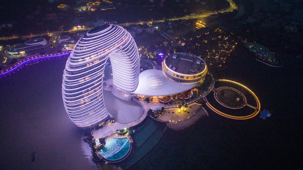 Sheraton Huzhou Hot Spring Resort resembles spaceship from aerial view