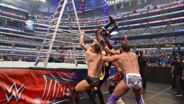 Sami Zayn ladder dive wrestlemania 