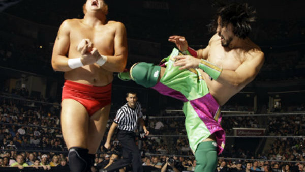 Paul London kick Trevor Murdoch Unforgiven 2007.jpg