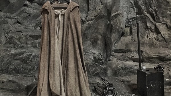 Star Wars Episode VIII Luke's cloak 
