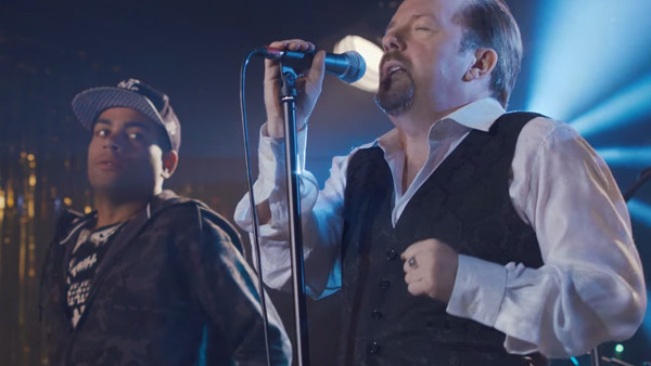 David Brent Ricky Gervais Singing Jpg
