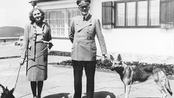 Hitler And Dogs