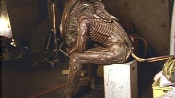 Alien Behind The Scenes