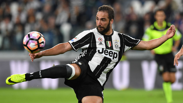 Juventus FC v Cagliari Calcio - Serie A Gonzalo Higuain