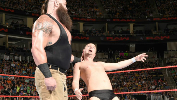 29 Braun Strowman James Ellsworth