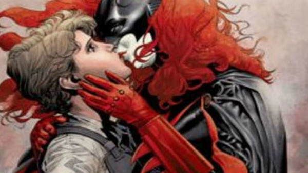 Batwoman Kiss