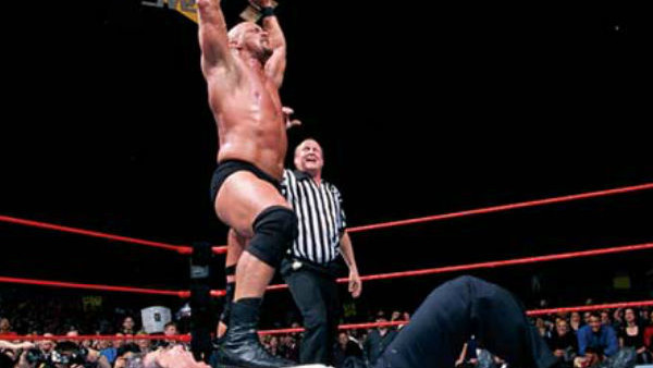 10 WWE Wrestlers Who Raised Their Hands To Vince McMahon – Page 10