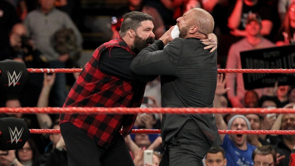 8 Ups And 6 Downs From Last Night's WWE Raw (March 13) Page 8