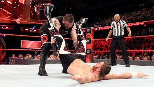 6 Ups 8 Downs From Last Night's WWE Raw (March 6) – Page 13