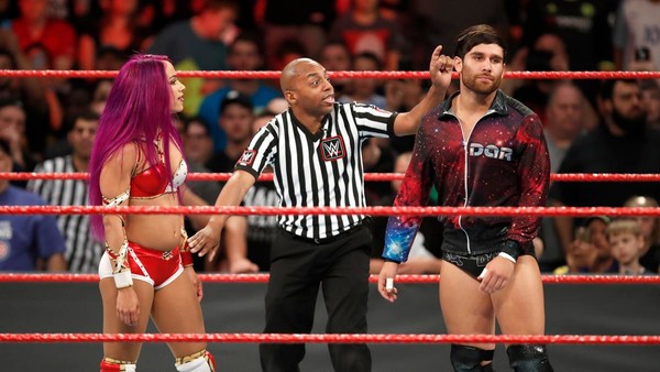 sasha banks noam dar