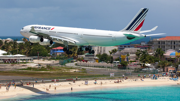 Princess Juliana International Airport