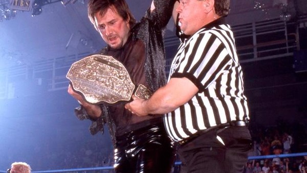 David Arquette wins WCW title