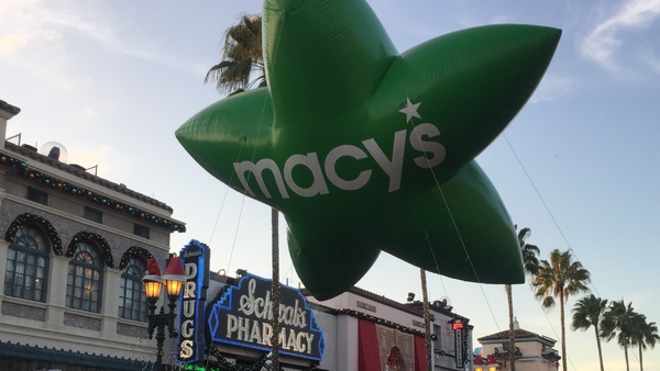 Macy's Holiday Parade Universal Orlando