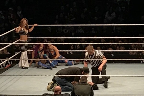 Paige Injured At Wwe House Show Last Night