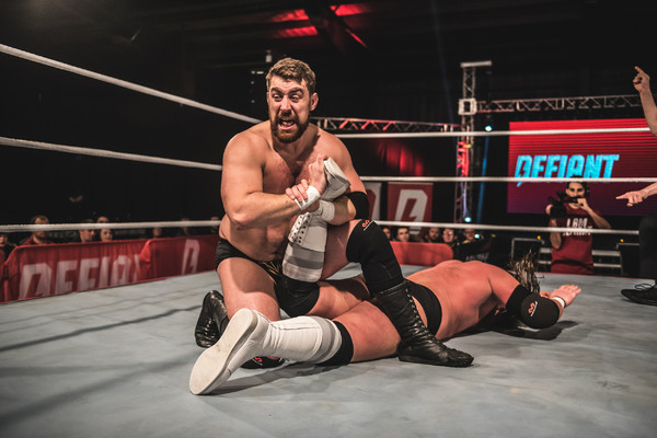 Joe Hendry with the Hendrylock on Joe Coffey