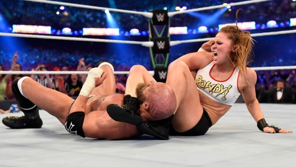 ronda rousey triple h wrestlemania 34