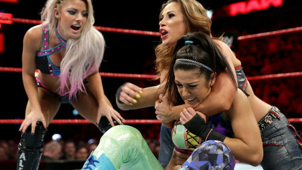 Alexa Bliss Mickie James Bayley