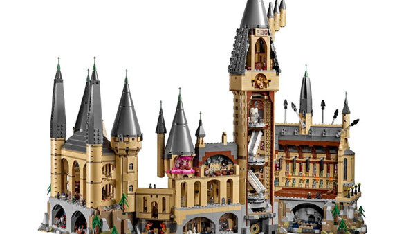 biggest lego hogwarts