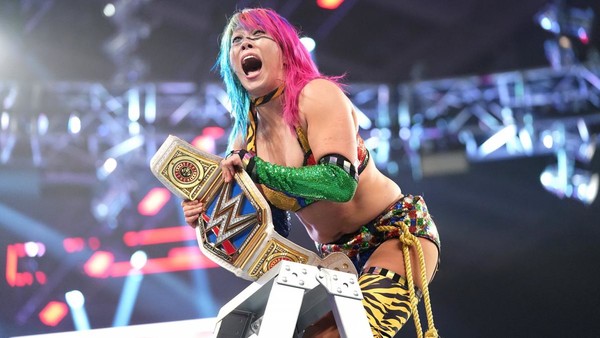 Asuka WWE women's title