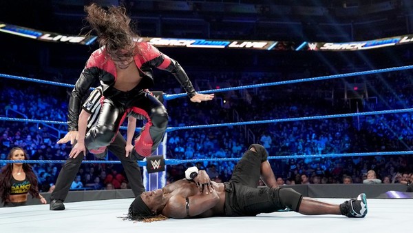 Shinsuke Nakamura vs. R-Truth