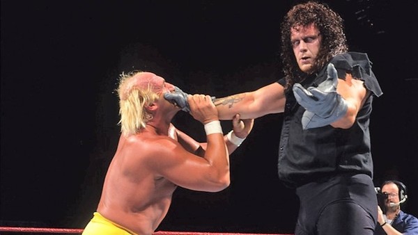 indhold Forvirrede Ikke vigtigt The Undertaker Opens Up About WWE Fans Booing Hulk Hogan At Survivor Series  1991