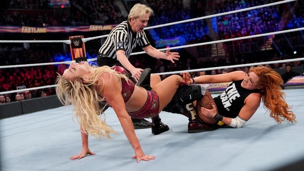 Becky Lynch Charlotte Flair Fastlane