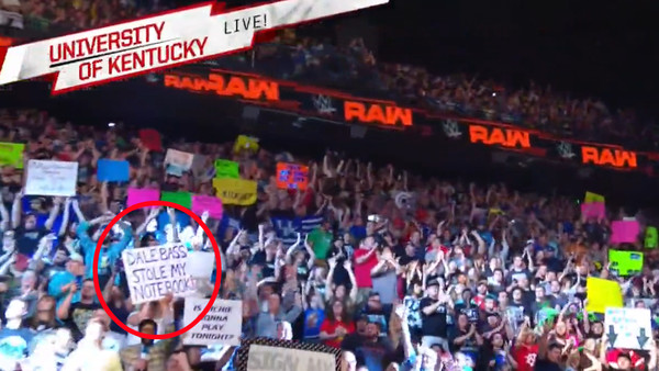 WWE Raw Fan Sign