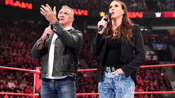 17 Things You Probably Missed From WWE Raw (April 15) â€“ Page 4