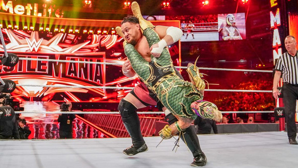 WWE WrestleMania 35 Rey Mysterio Samoa Joe