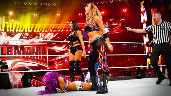 sasha banks iconics