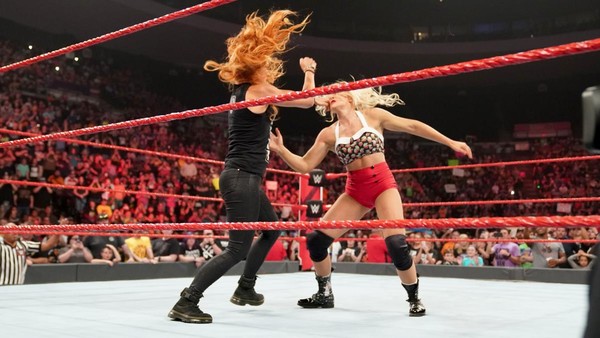 becky lynch lacey evans