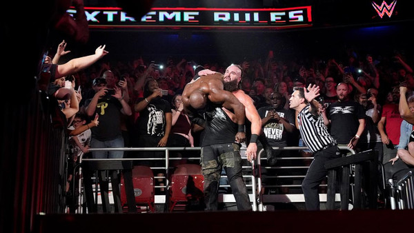 WWE Extreme Rules 2019 Braun Strowman Lashley.jpg