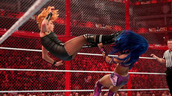 WWE Hell in a Cell 2019 Becky Lynch Sasha Banks