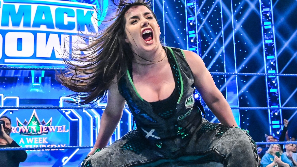 Nikki Cross Signs New WWE Contract