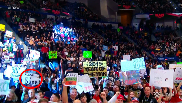 WWE Fan Sign